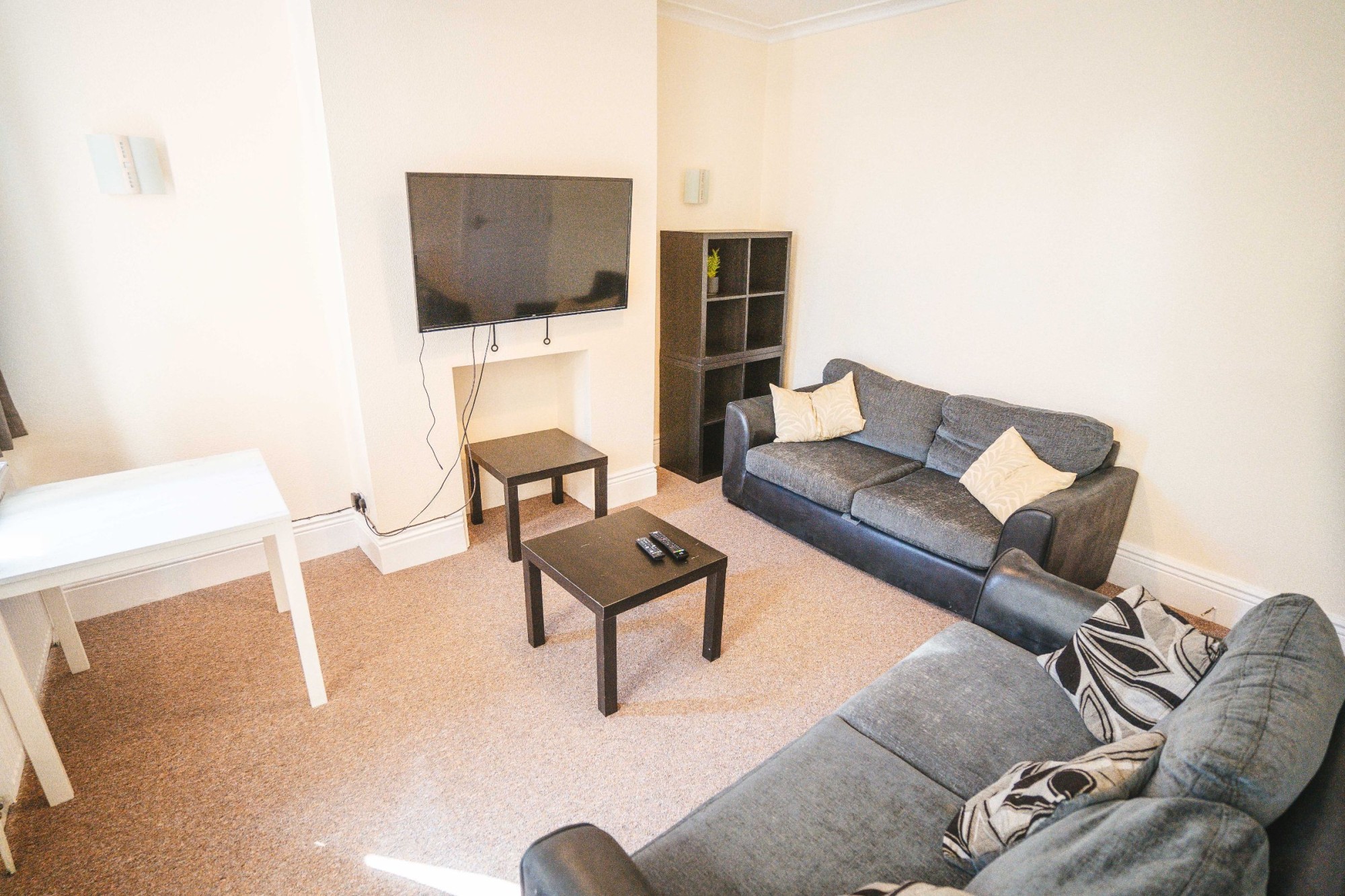 20 Walton Road, Ecclesall image 1