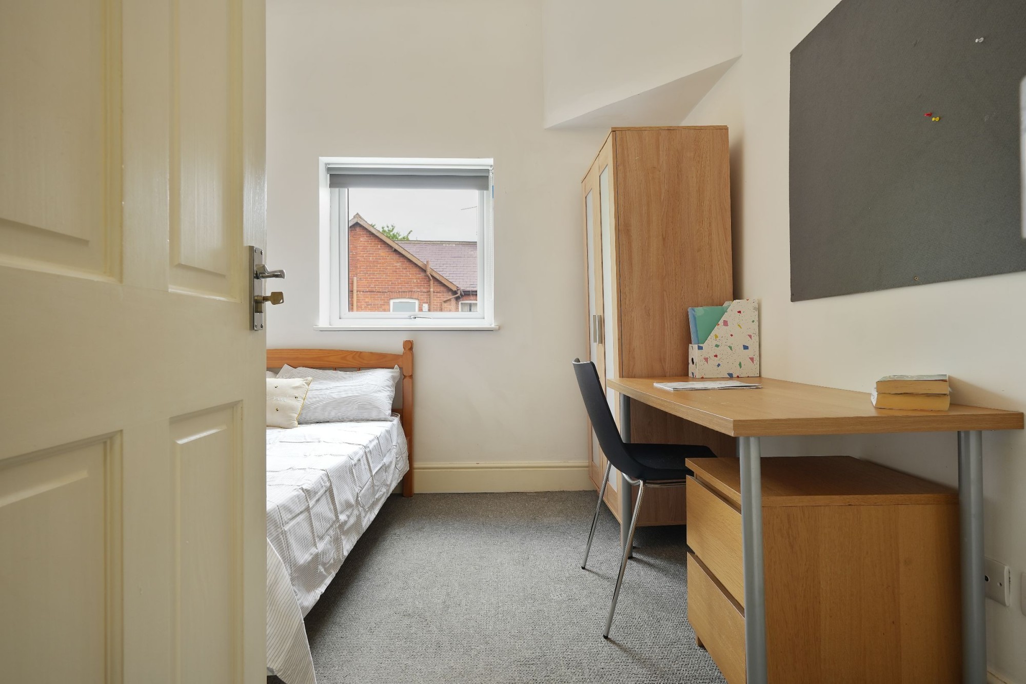 9 Midland Street, City Centre image 13