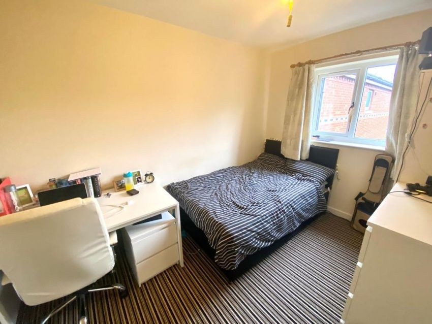 24 Broomspring Close, Broomhall image 6