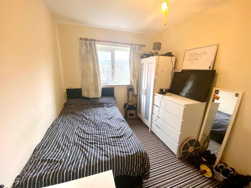 24 Broomspring Close, Broomhall image 7