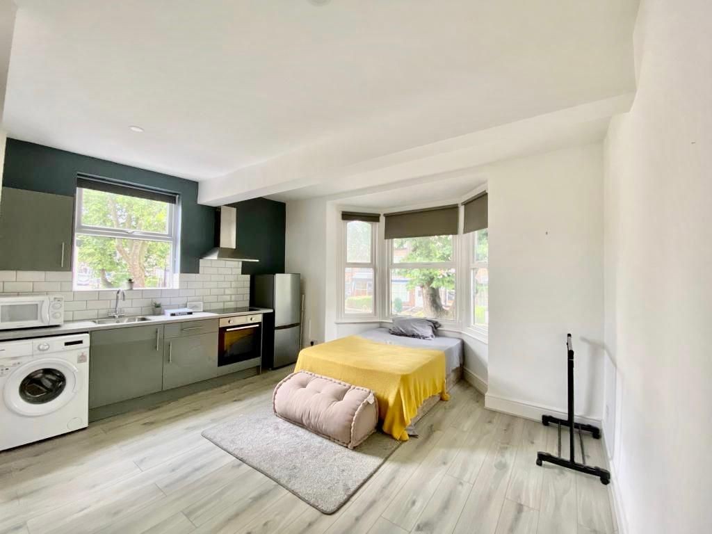 Flat 3, 397 Ecclesall Road, Ecclesall image 1