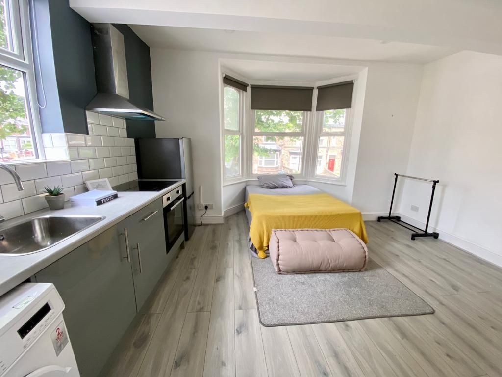 Flat 3, 397 Ecclesall Road, Ecclesall image 2
