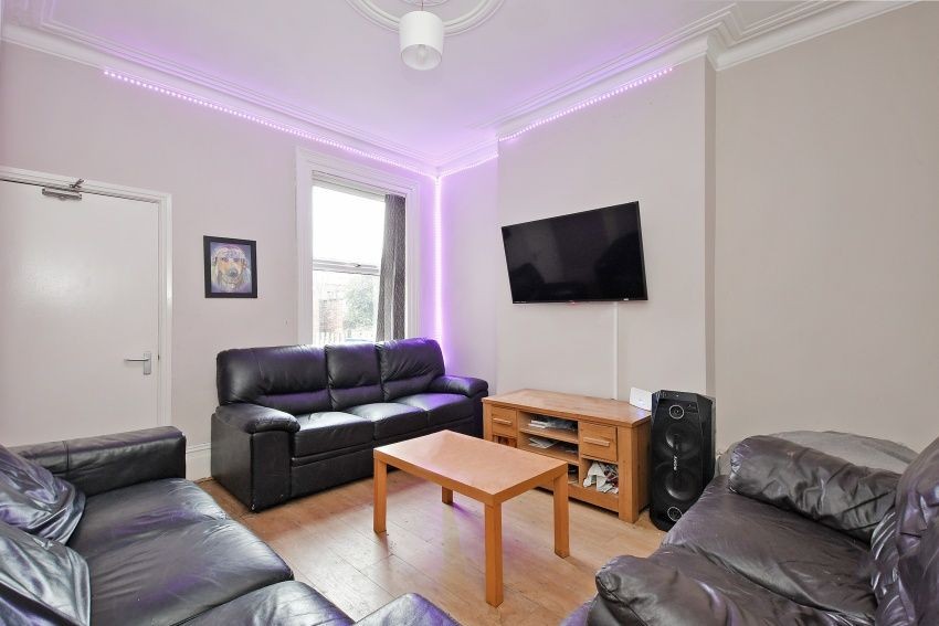 27b Walton Road, Ecclesall image 1