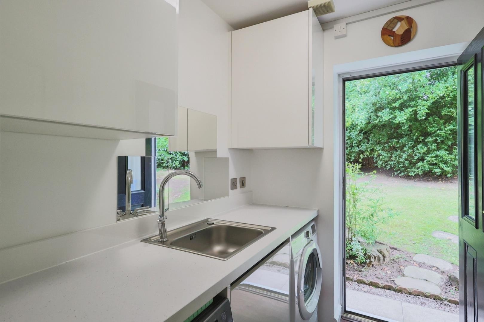 Acresbrook, Stalybridge image 15