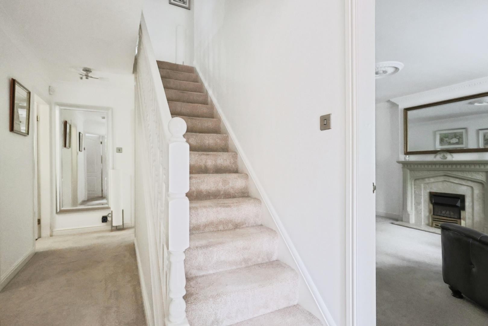 Acresbrook, Stalybridge image 20