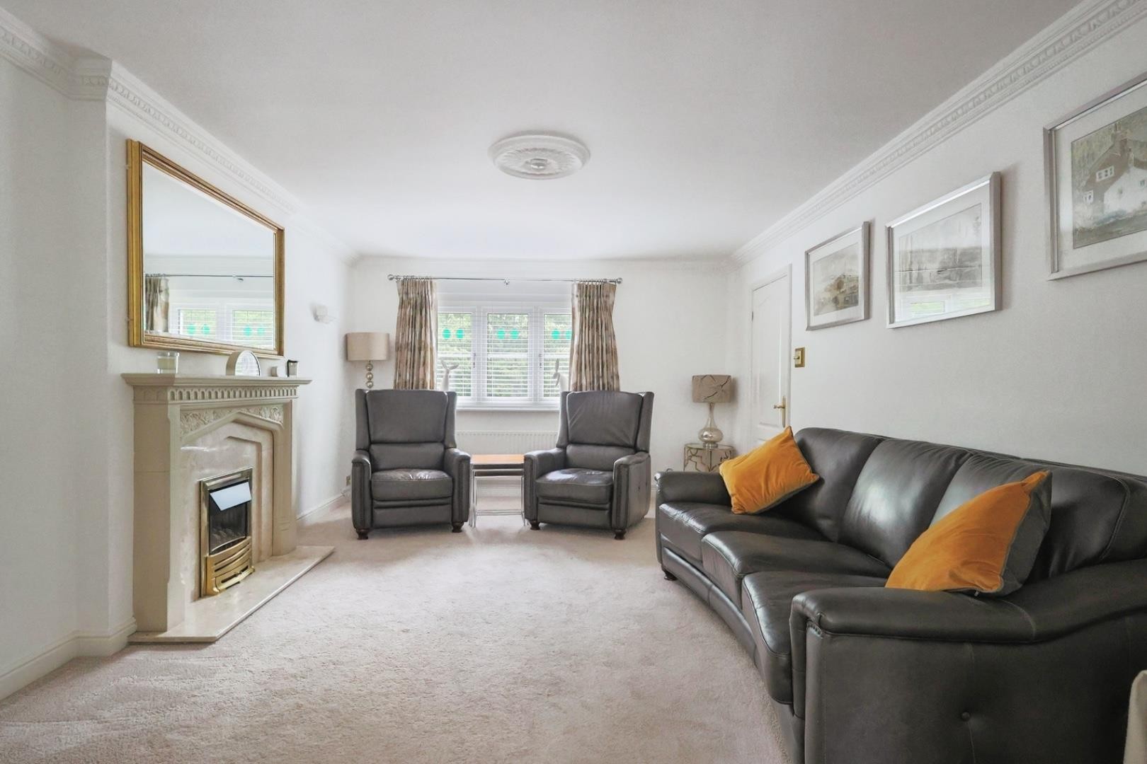 Acresbrook, Stalybridge image 4