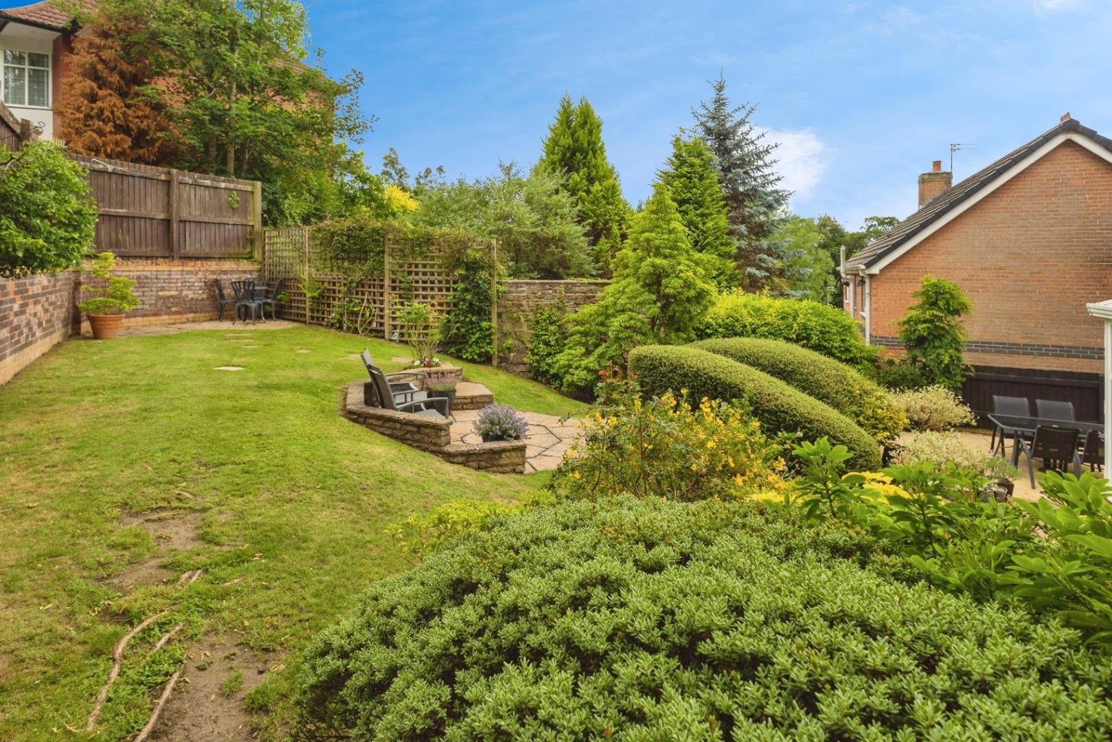 Acresbrook, Stalybridge image 35
