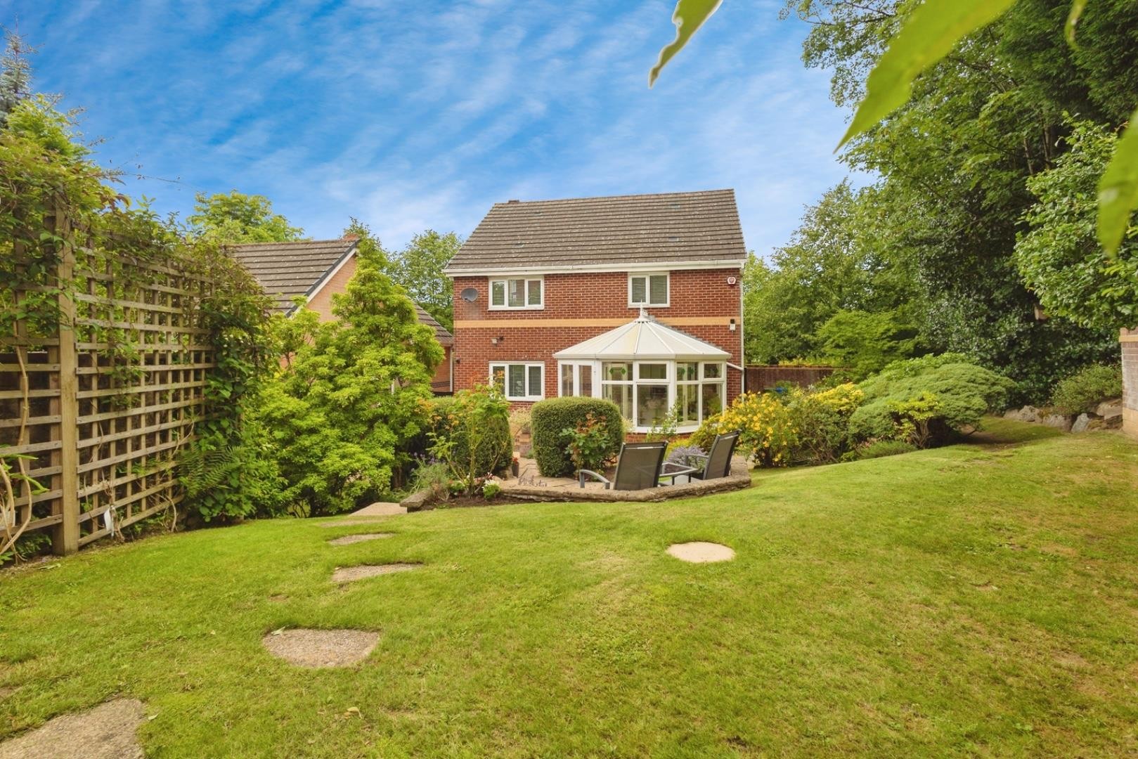 Acresbrook, Stalybridge image 37