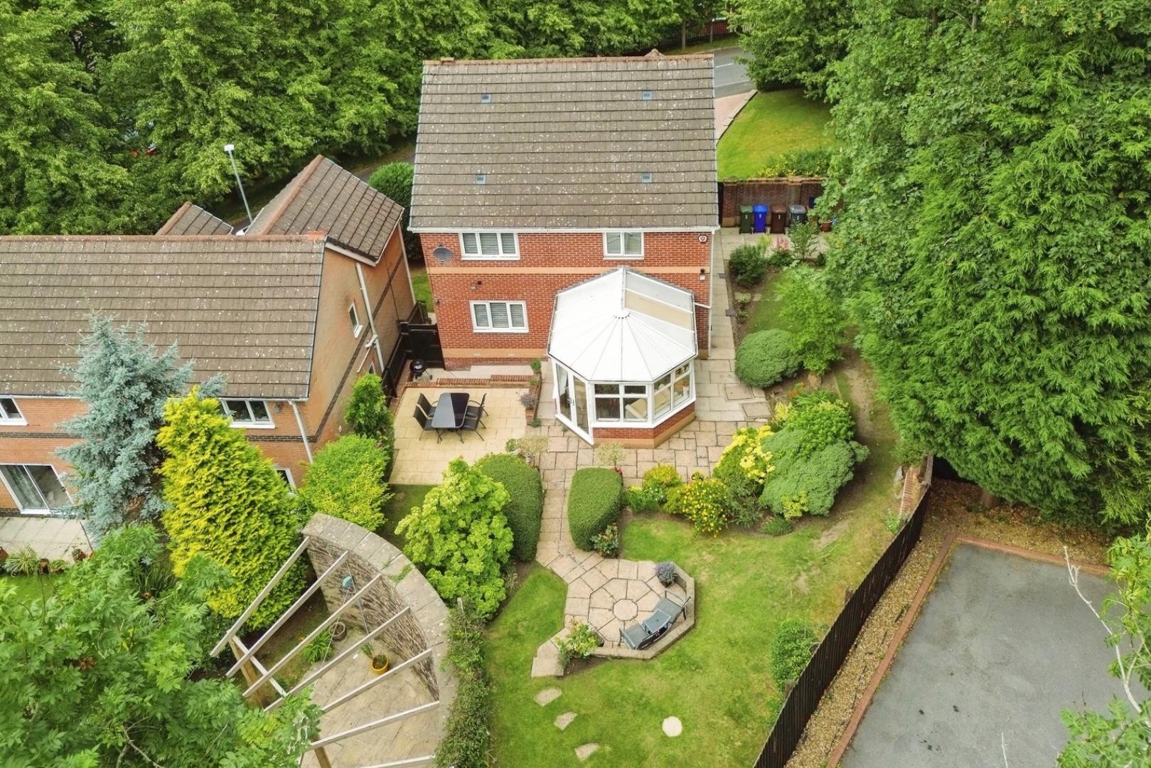 Acresbrook, Stalybridge image 38