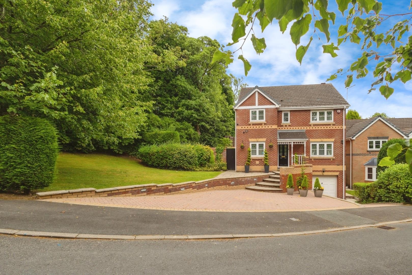 Acresbrook, Stalybridge image 41