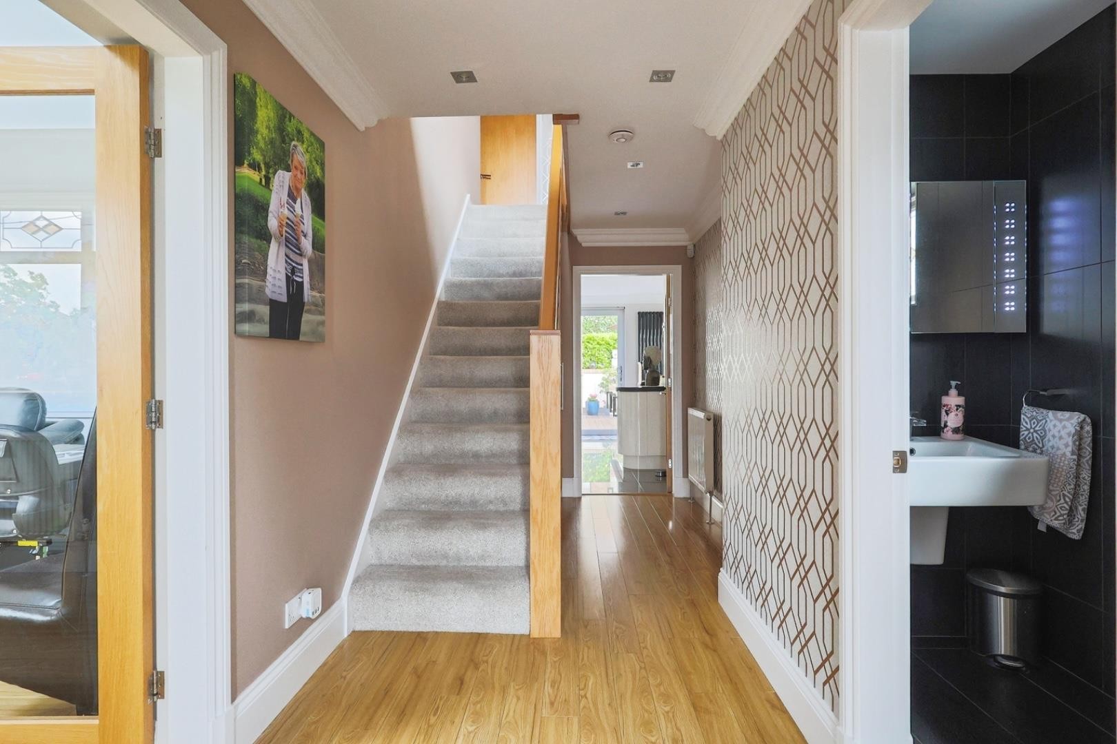 Oakcroft, Stalybridge image 10