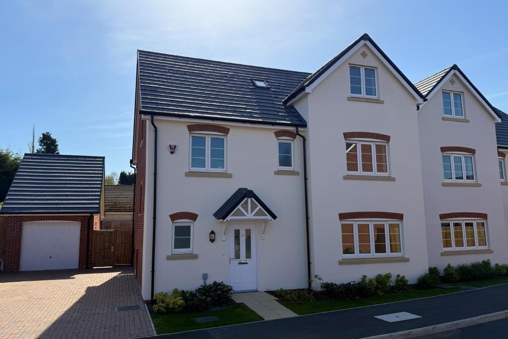 Pecks Hill, Nazeing image 1