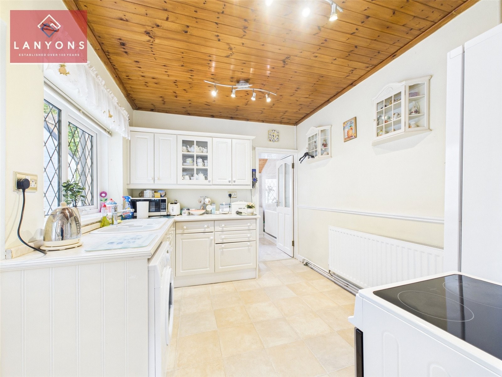 Standard View, Ynyshir, Porth image 7
