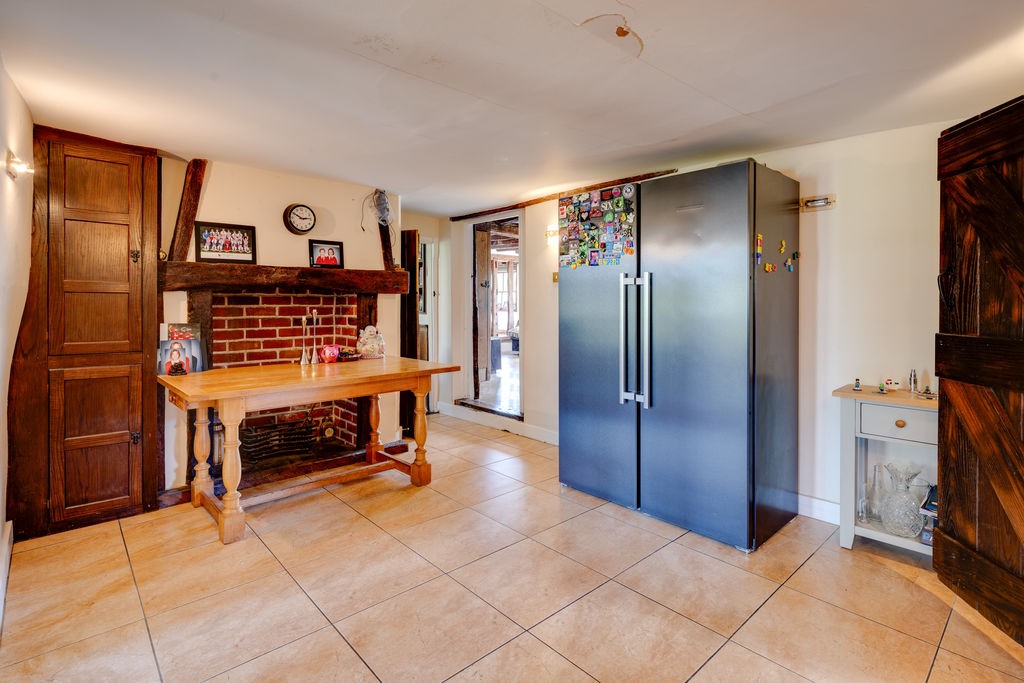 Hall Lane, Brentwood image 4