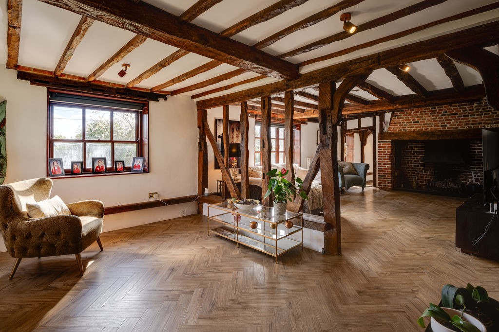 Hall Lane, Brentwood image 6