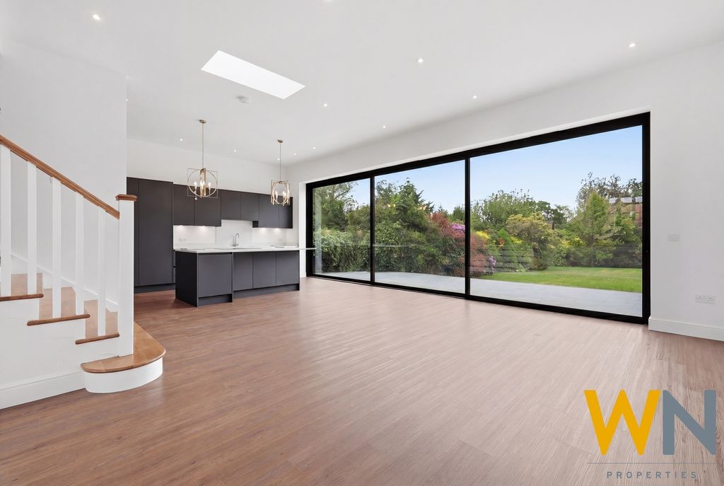 Rayleigh Road, Brentwood image 9