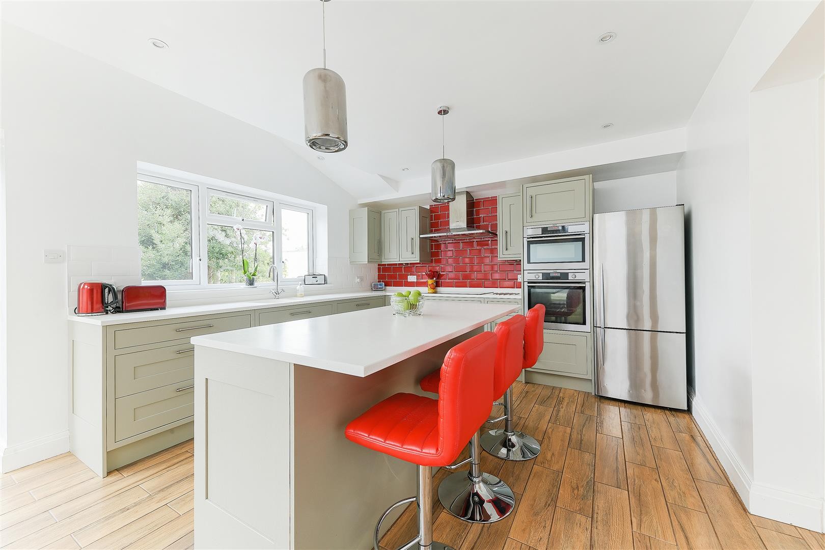 Roundwood View, Banstead image 2