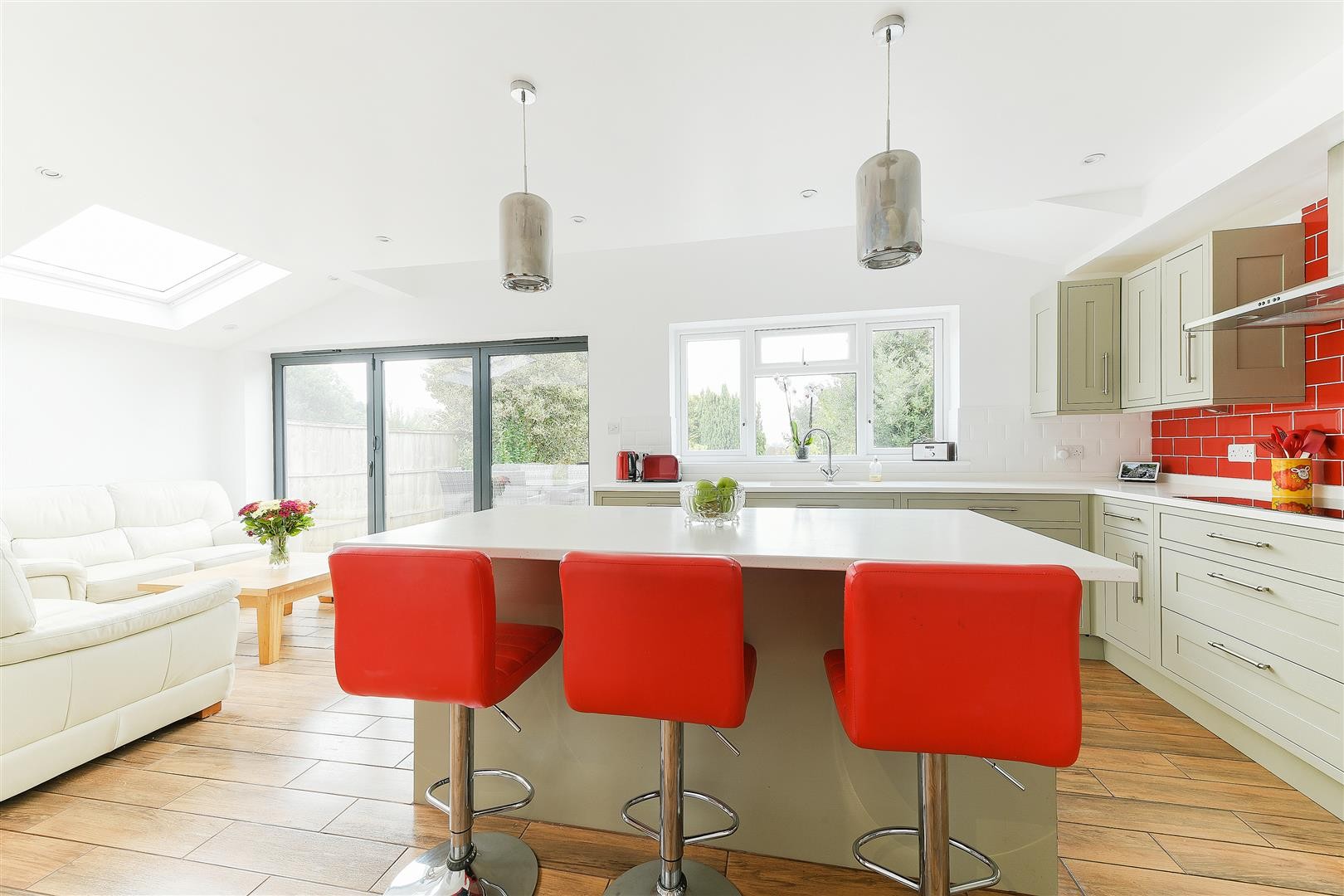 Roundwood View, Banstead image 3