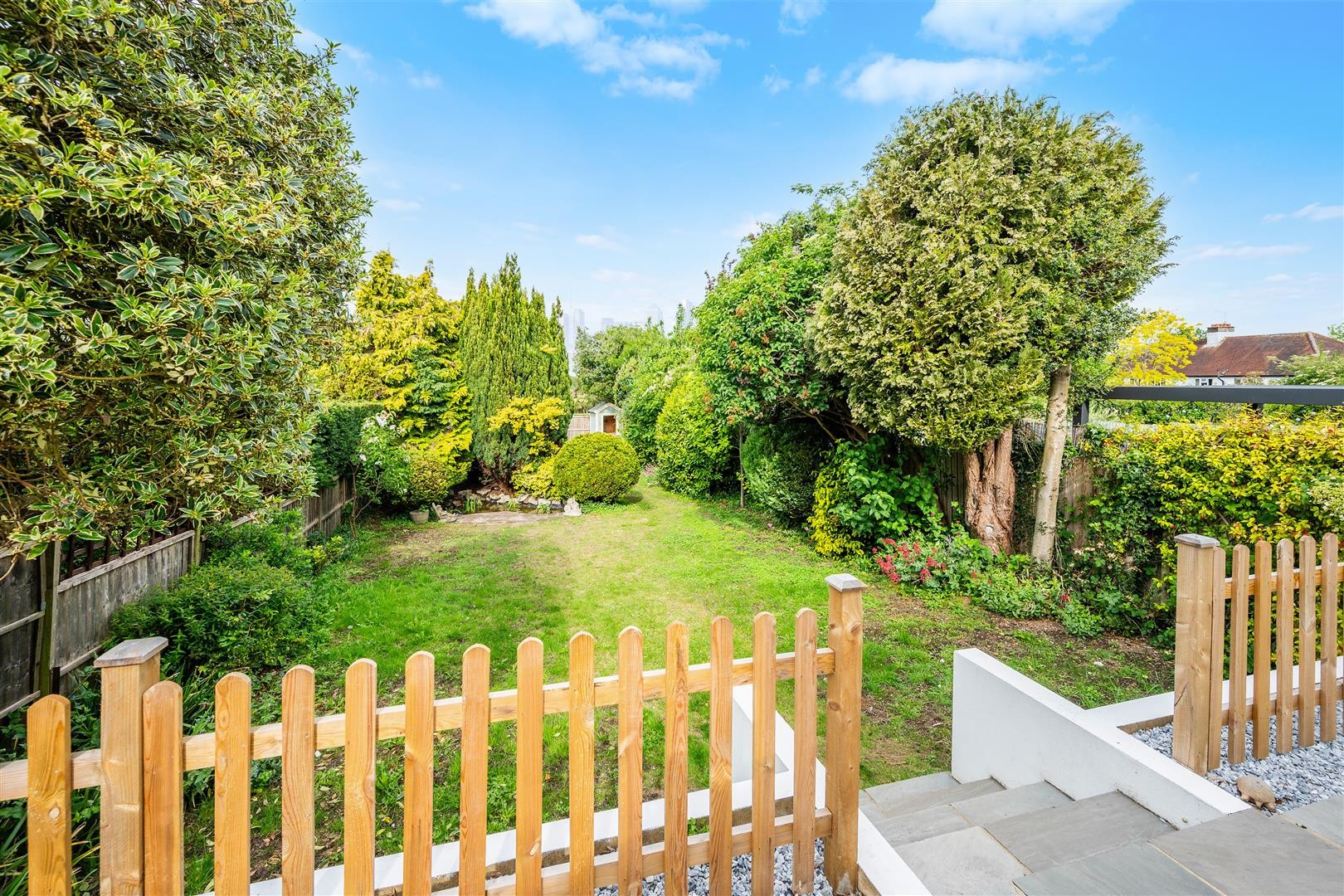 Roundwood View, Banstead image 24