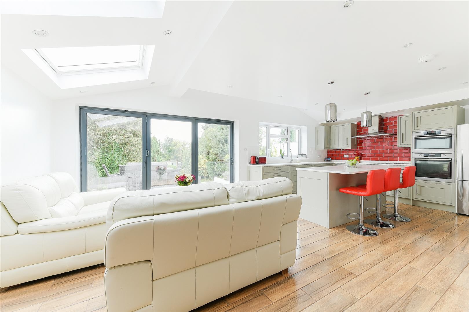 Roundwood View, Banstead image 5