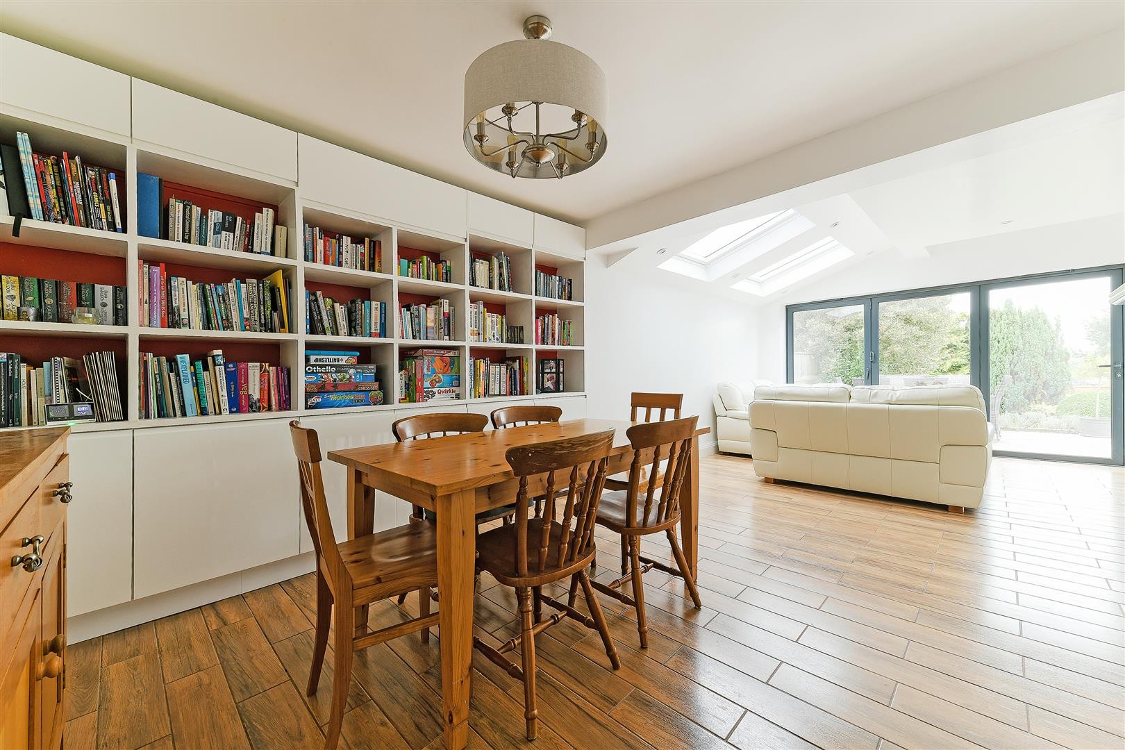 Roundwood View, Banstead image 8