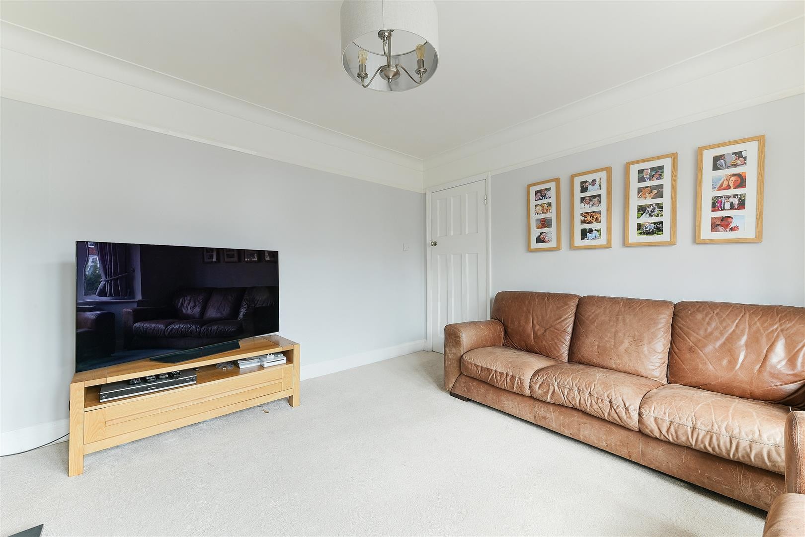 Roundwood View, Banstead image 10