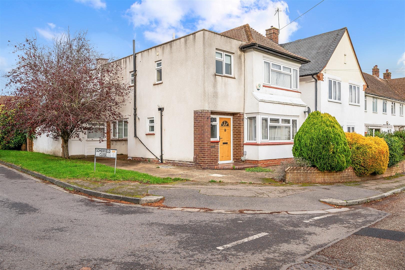 Burgh Heath, Tadworth image 1