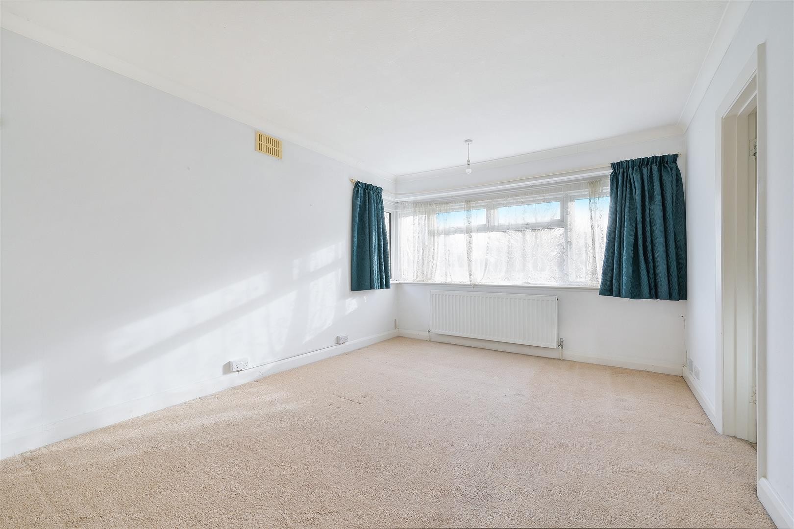 Burgh Heath, Tadworth image 8