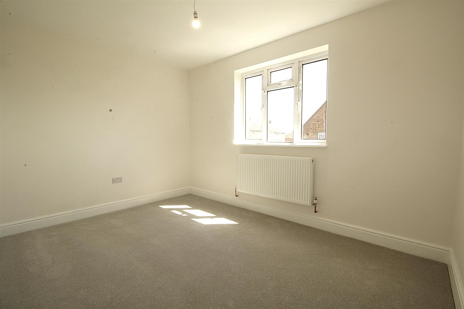 Hoe Lane, Enfield image 12