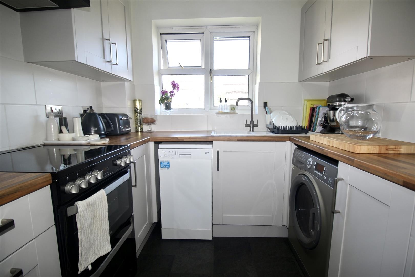 40 Windmill Hill, Enfield image 4