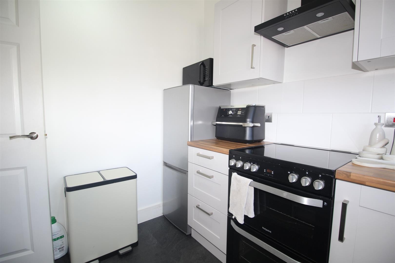 40 Windmill Hill, Enfield image 5