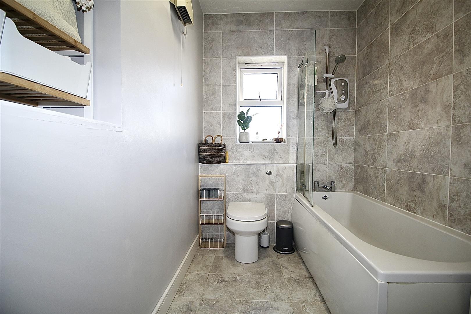 40 Windmill Hill, Enfield image 6