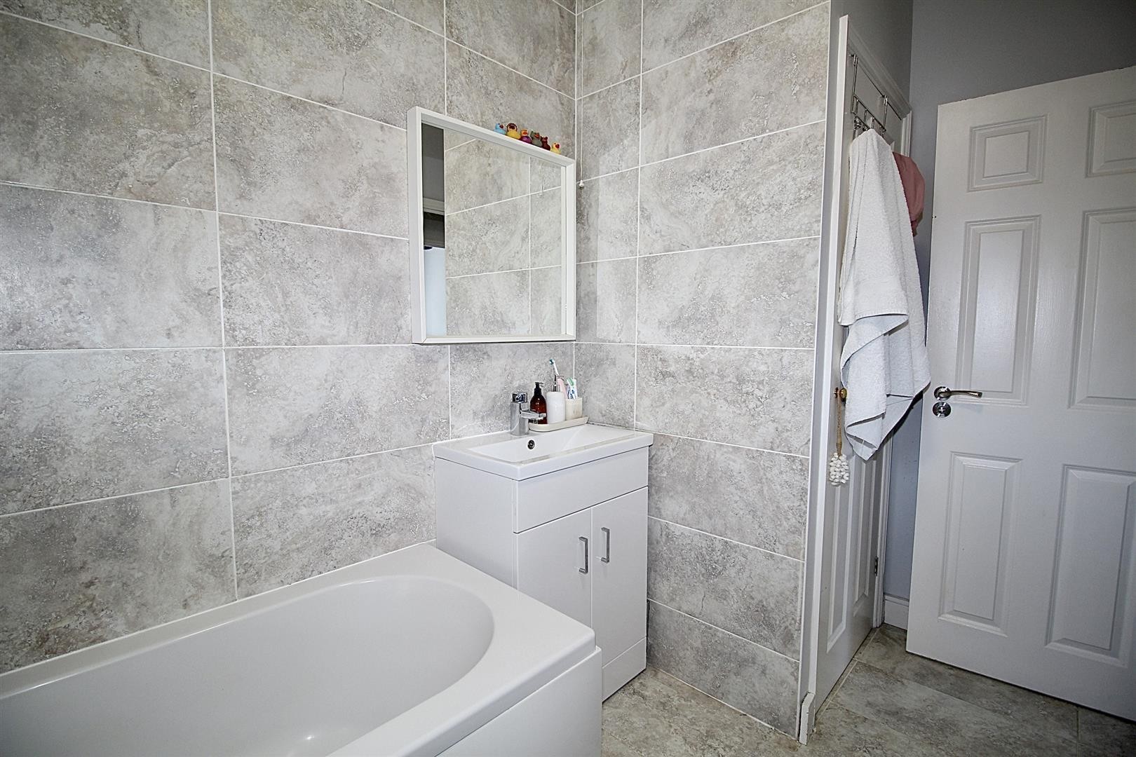 40 Windmill Hill, Enfield image 7