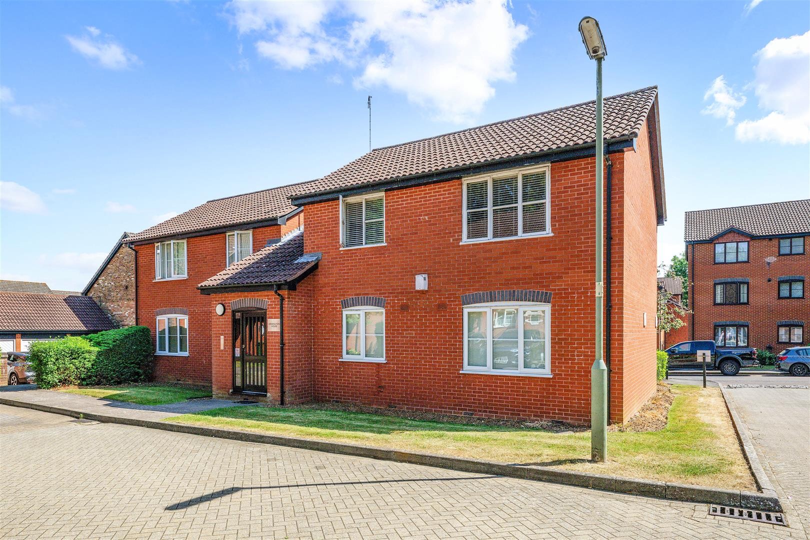 Kensington House, Upper Dunnymans, Banstead image 14