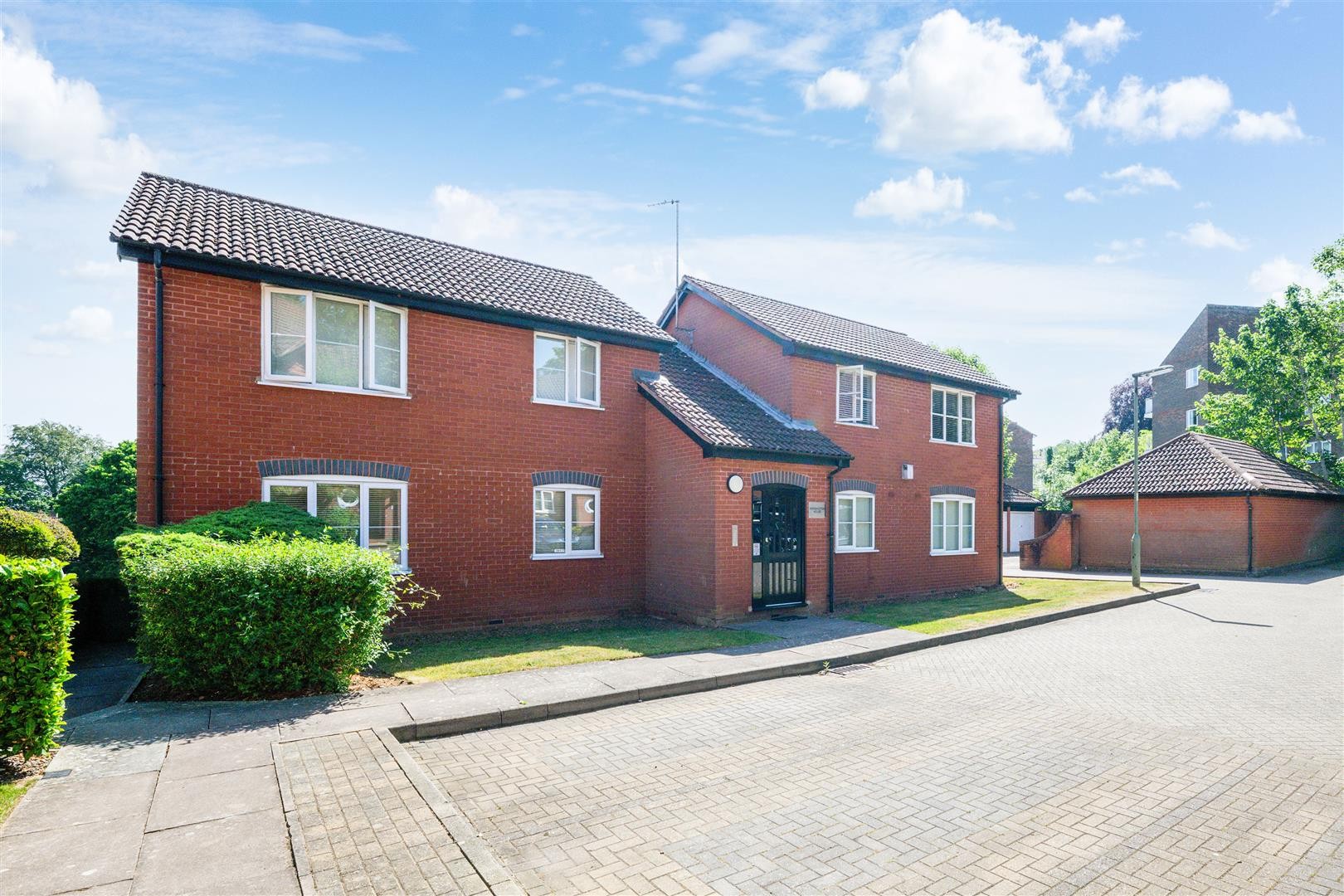 Kensington House, Upper Dunnymans, Banstead image 16
