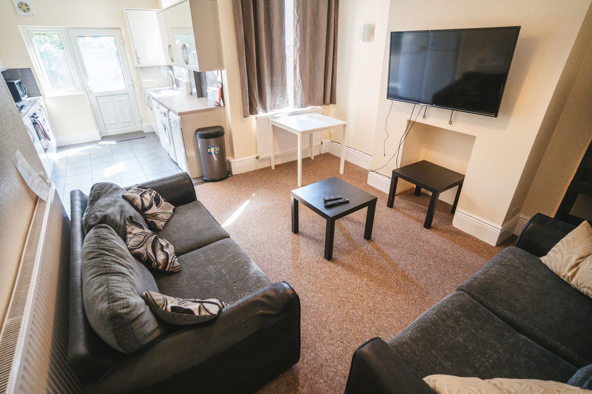 20b Walton Road image 2