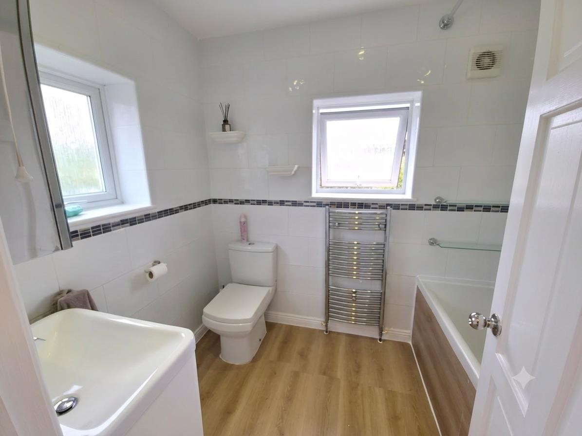 The Gladeway, Waltham Abbey image 12