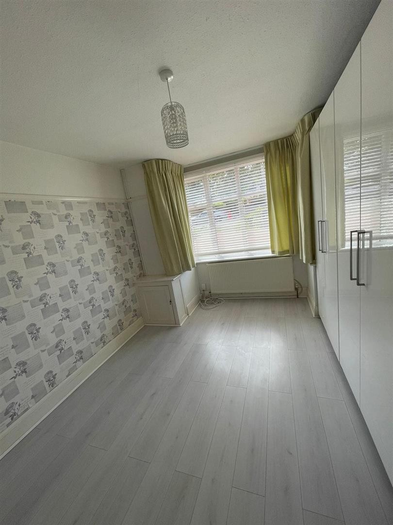 Honey Lane, Waltham Abbey image 11
