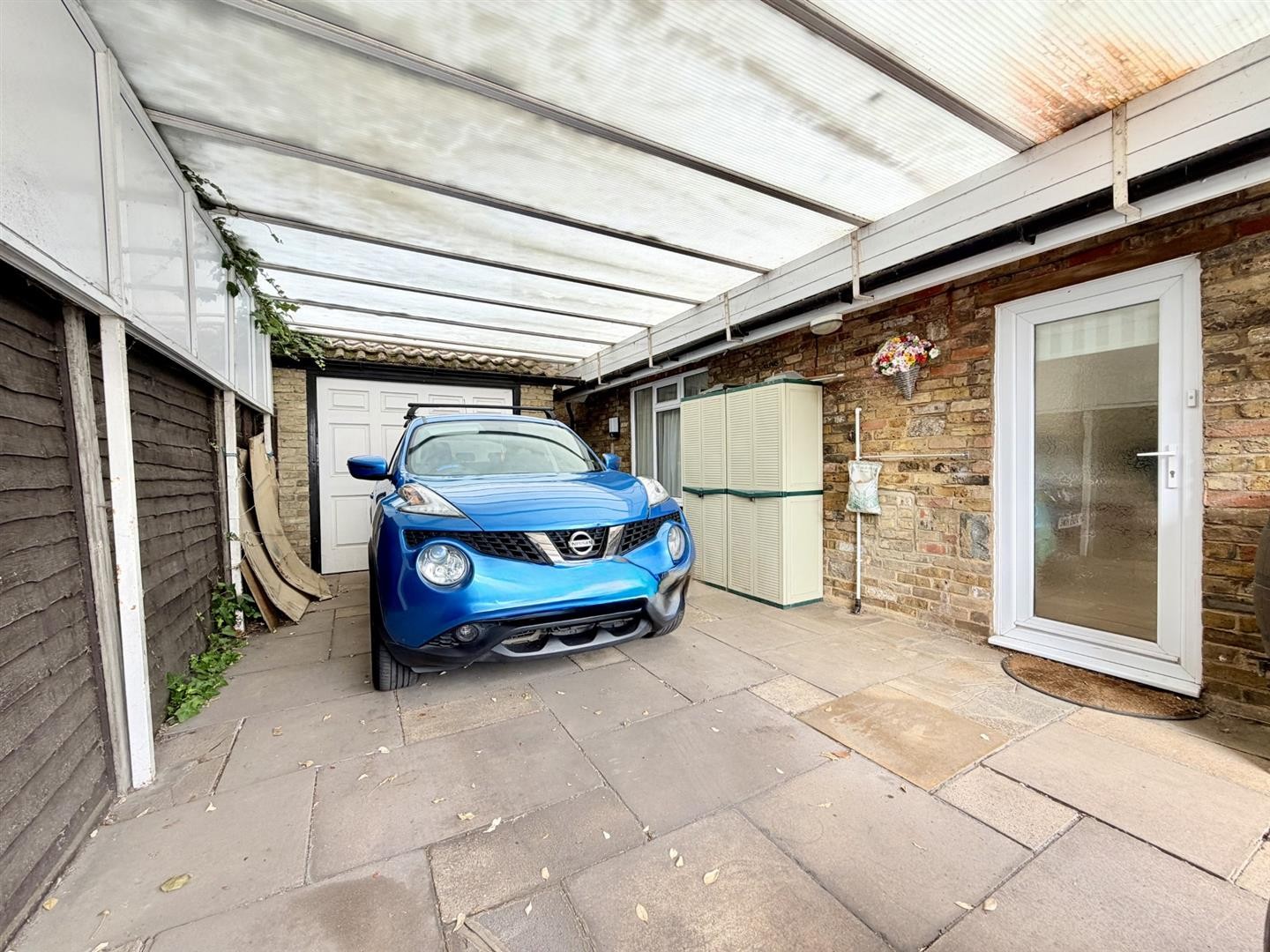 Mead Court, Waltham Abbey image 17