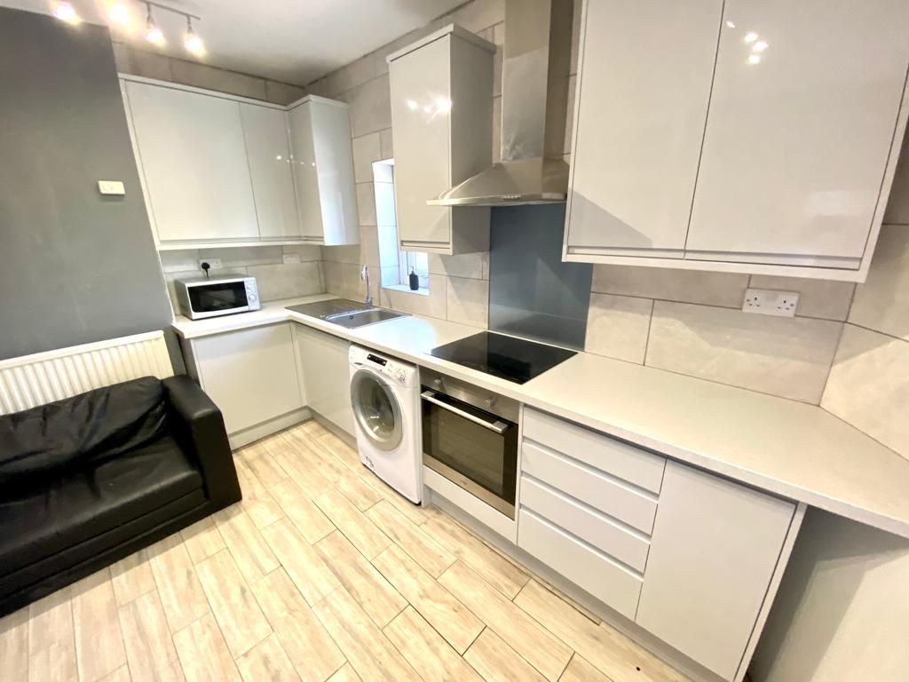 61a Lancing Road, City Centre image 2