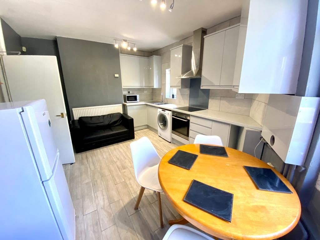 61a Lancing Road, City Centre image 3